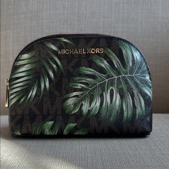 🌿NWOT🌿 Michael Kors Leaf Print Cosmetic Bag - Picture 1 of 8